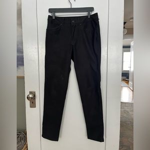 Men’s Lululemon athletic fit pants